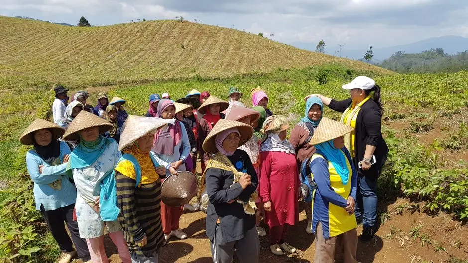 Kegiatan bersama anggota komunitas harian di Manna